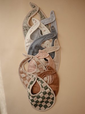 mushie Muslin Bib